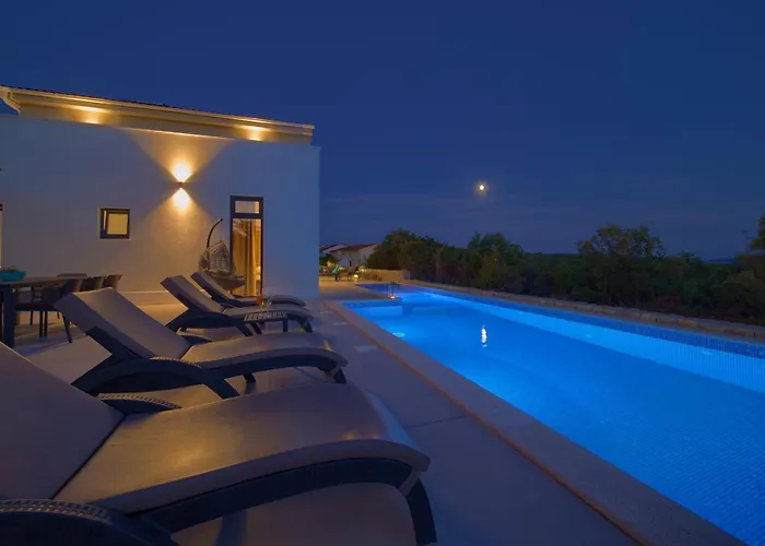 Aurum With Sauna And Gym Villa