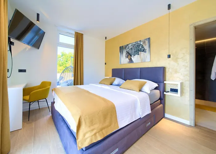 Aurum With Sauna And Gym Villa Pinezići