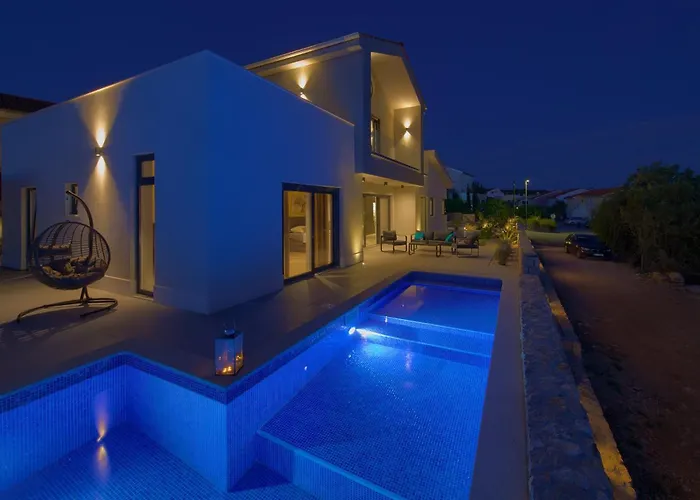 Villa Aurum With Sauna And Gym Pinezići