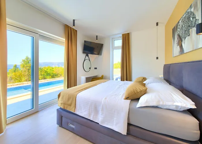 Aurum With Sauna And Gym * Pinezići