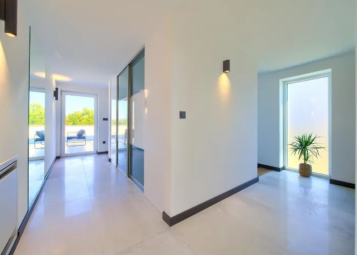 Aurum With Sauna And Gym Villa
