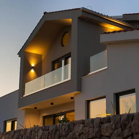 Villa Aurum With Sauna And Gym