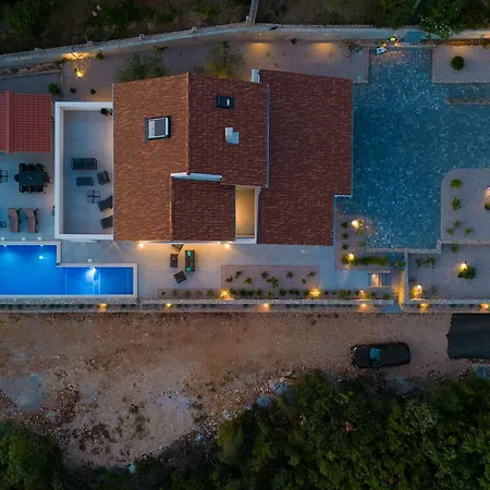 Aurum With Sauna And Gym Villa