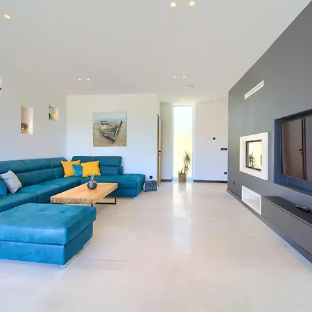 Villa Aurum With Sauna And Gym