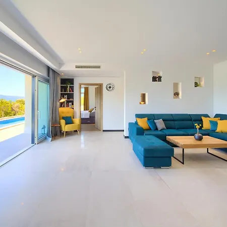 Aurum With Sauna And Gym Villa *