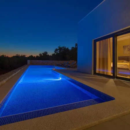 Villa Aurum With Sauna And Gym