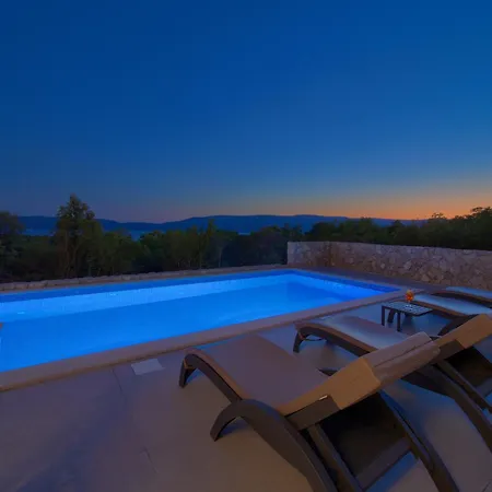 Aurum With Sauna And Gym Vila Pinezici (Krk)