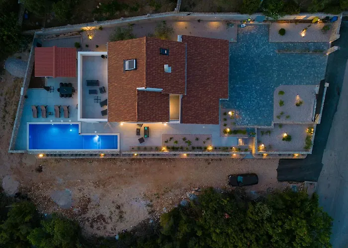 Aurum With Sauna And Gym Villa