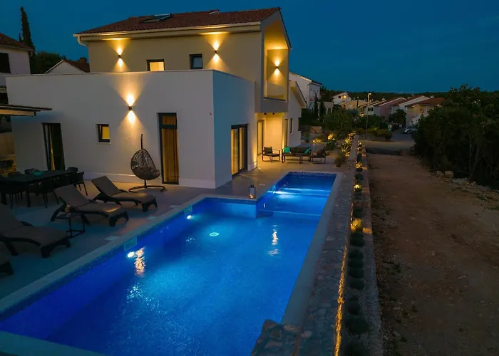 Aurum With Sauna And Gym * Pinezići