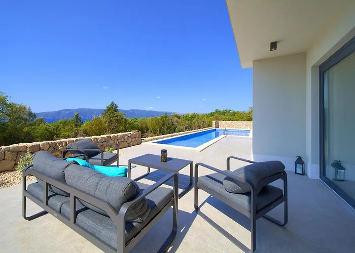 Villa Aurum With Sauna And Gym Pinezići